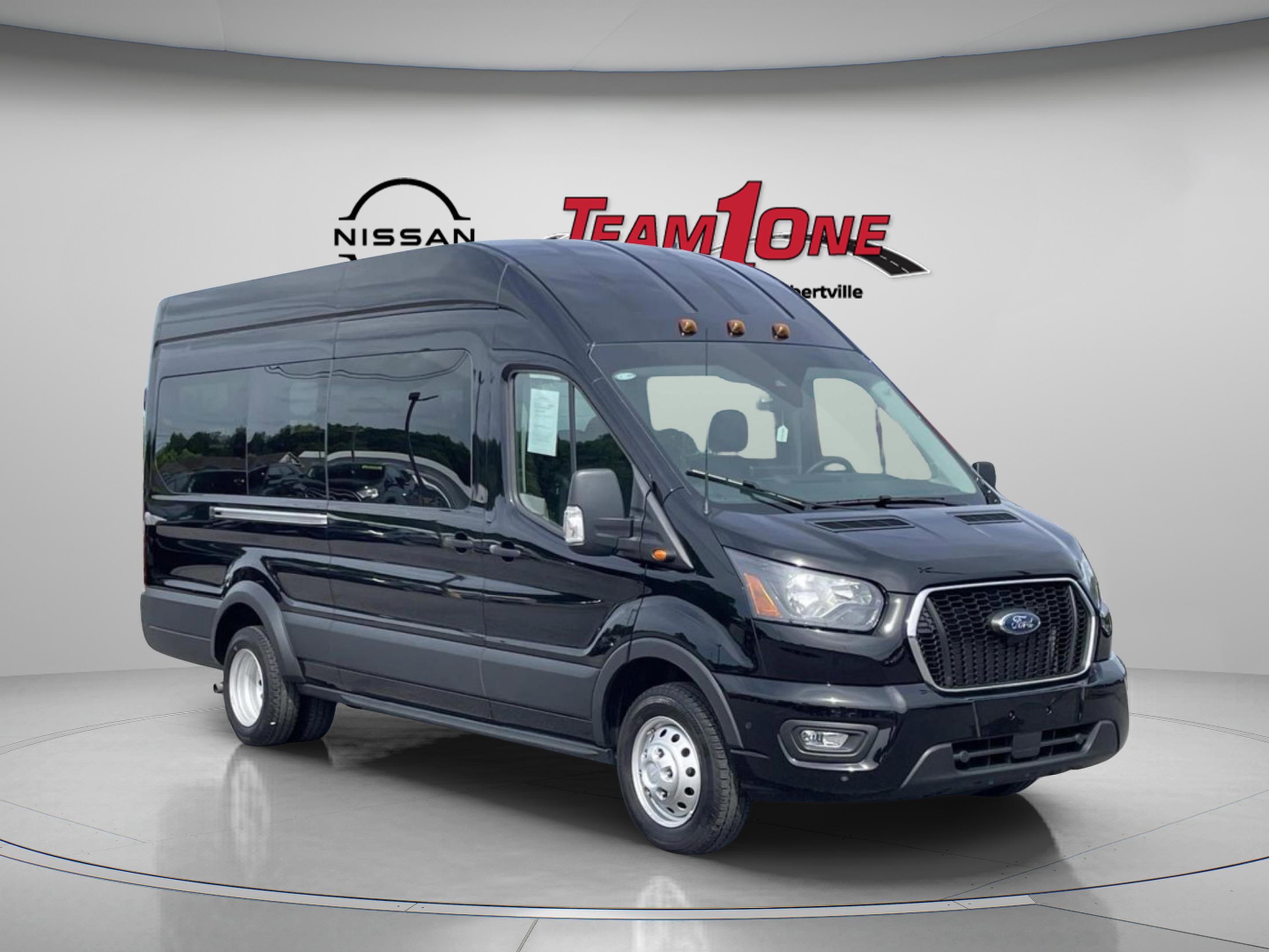 Used 2025 Ford Transit 350 XLT RWD image 1