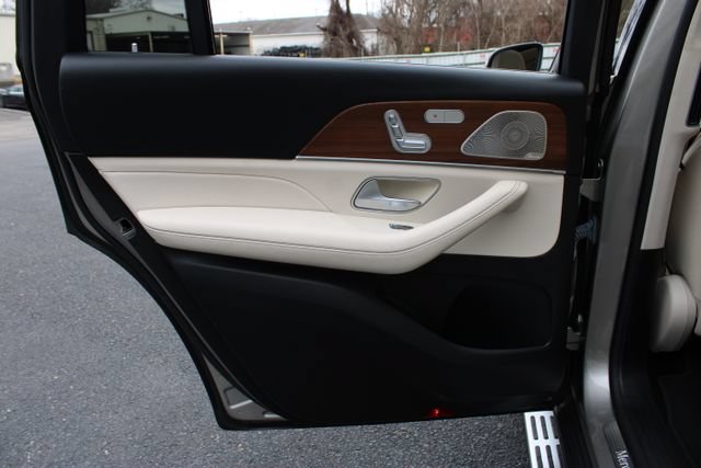 Used 2022 Mercedes-Benz GLS 450 4MATIC image 26