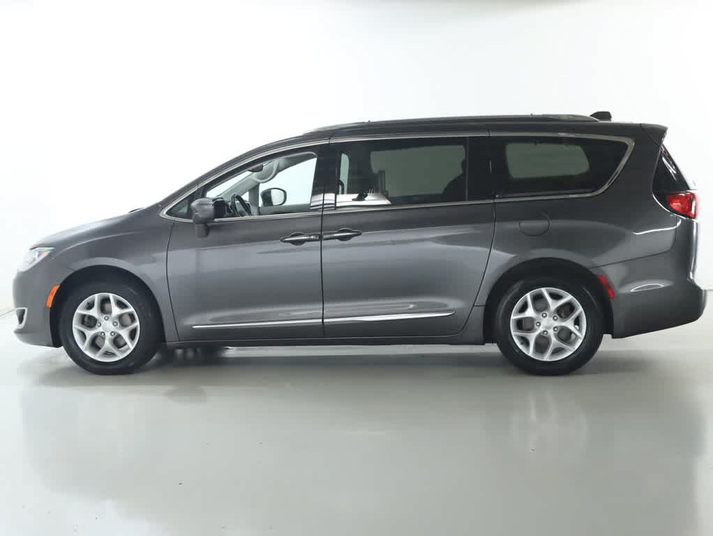 Used 2017 Chrysler Pacifica Touring-L Plus w/ Tire & Wheel Group FWD image 38
