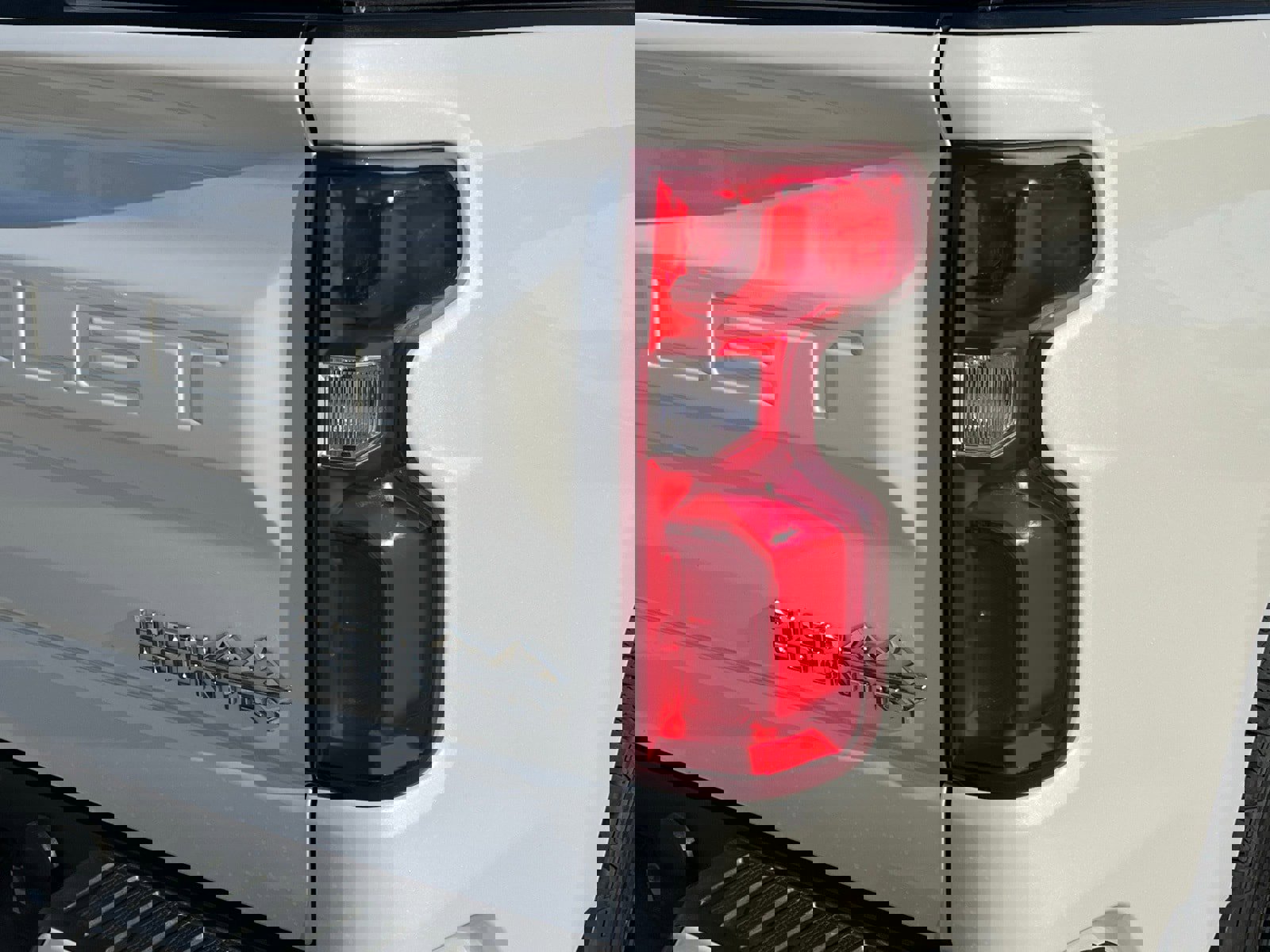 Used 2019 Chevrolet Silverado 1500 High Country w/ Z71 Off-Road Package image 14