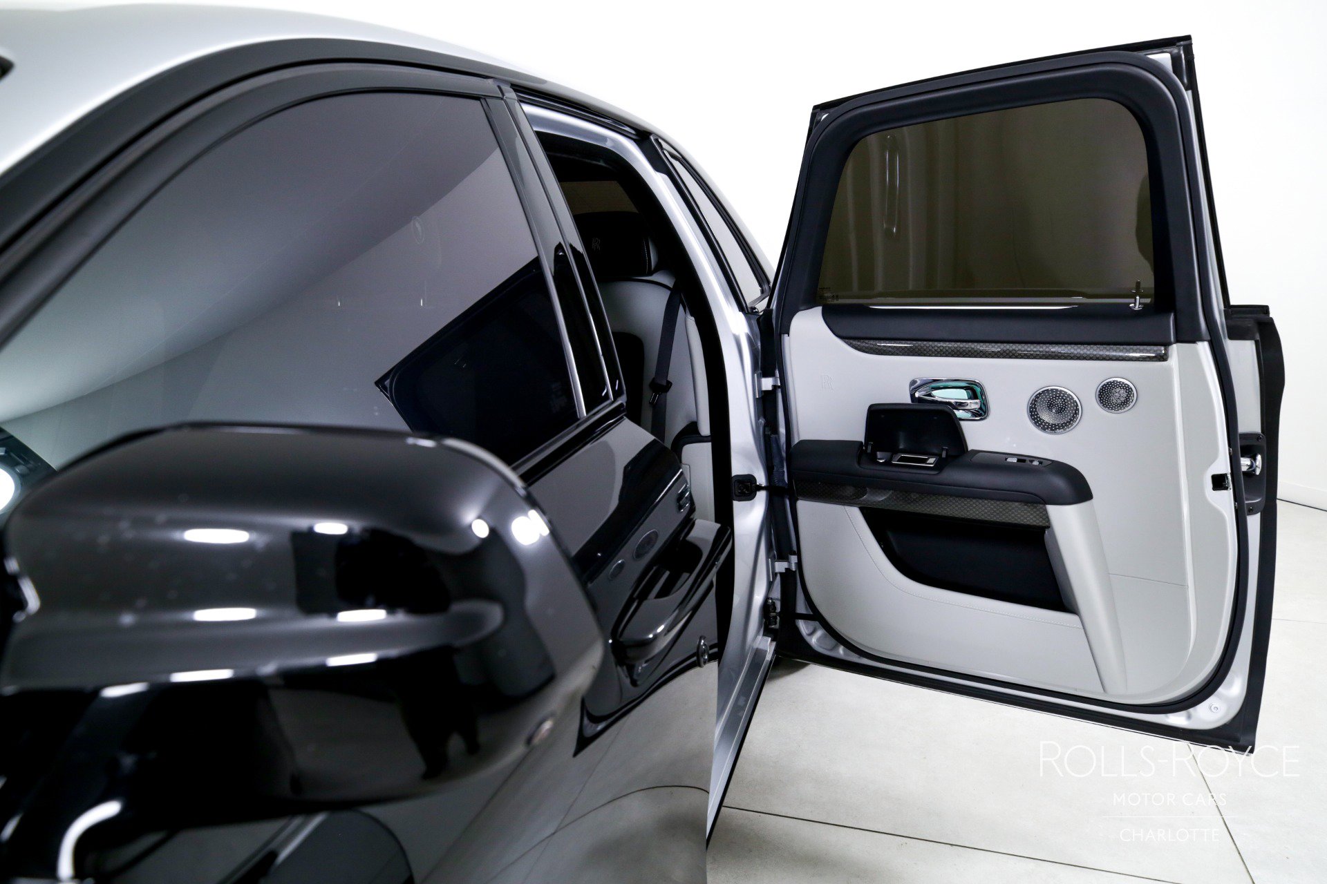 Used 2022 Rolls-Royce Ghost Black Badge AWD/4WD image 17