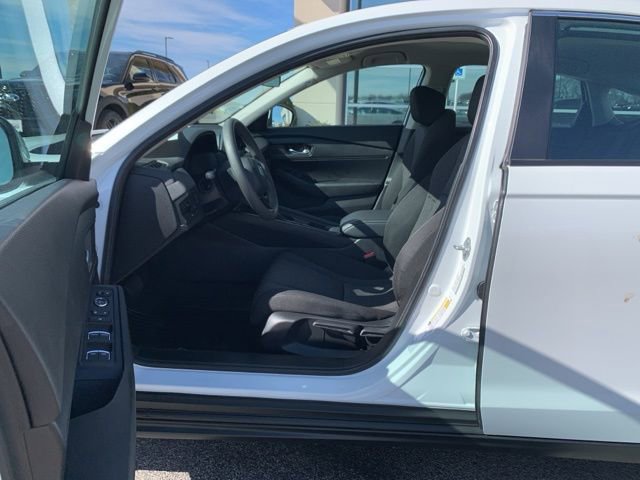 Used 2023 Honda Accord LX image 9