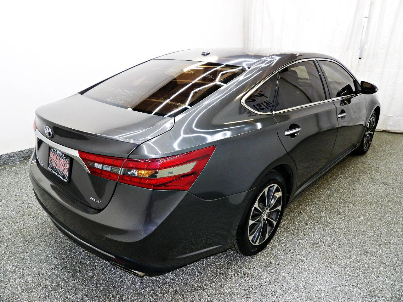 Used 2016 Toyota Avalon XLE FWD image 6