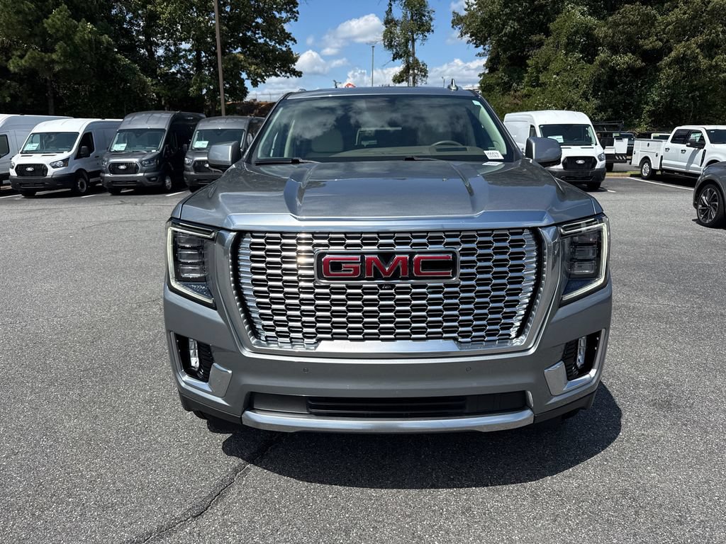 Used 2024 GMC Yukon XL Denali AWD/4WD image 2