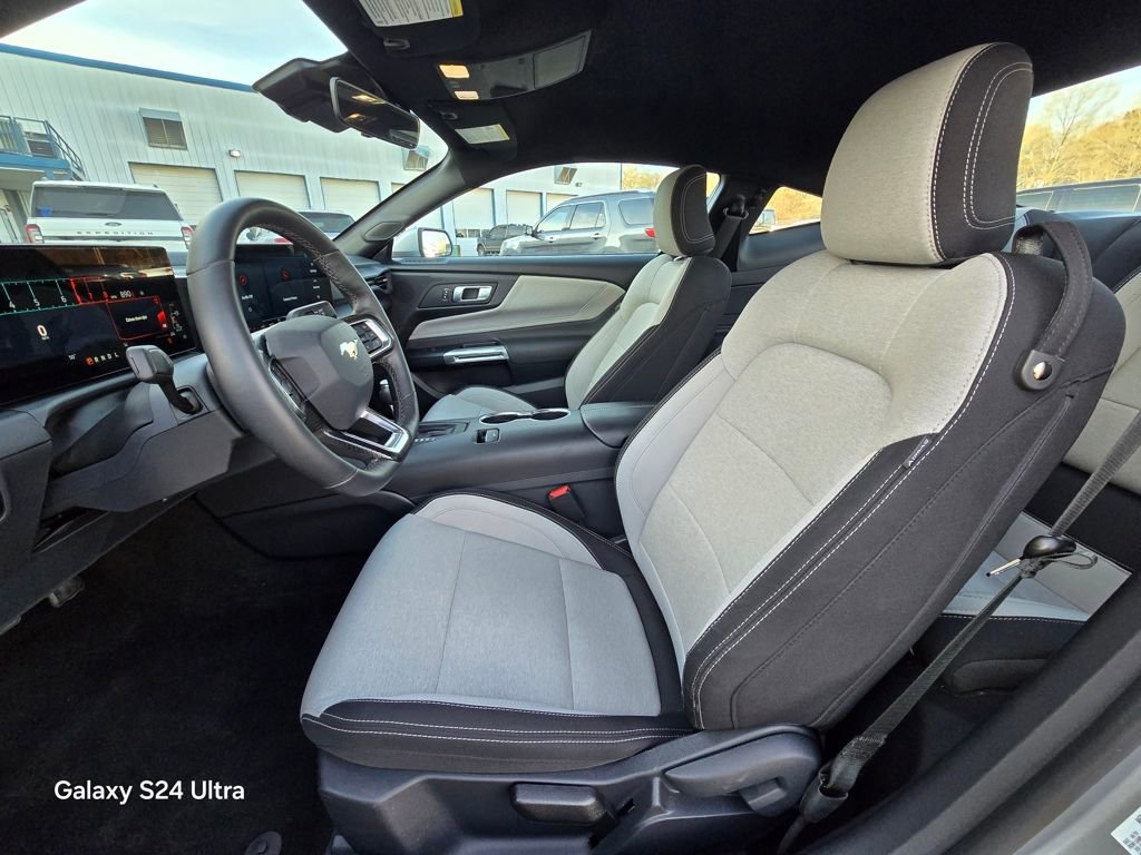 Used 2024 Ford Mustang EcoBoost image 8