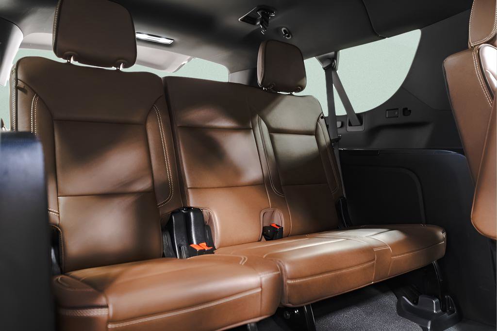 Used 2025 Chevrolet Suburban High Country image 38