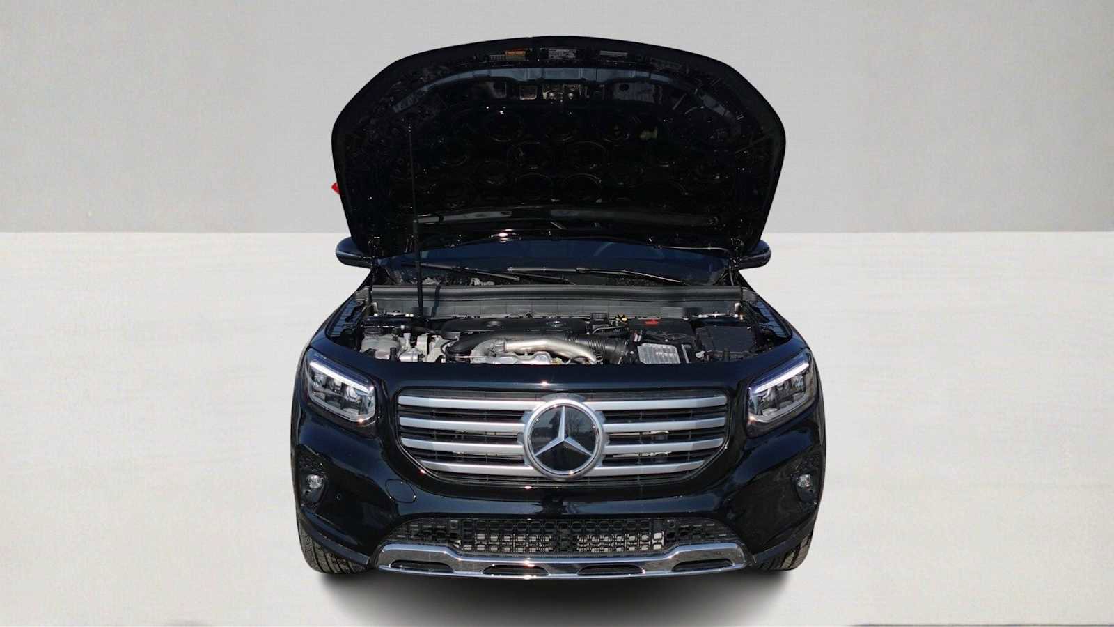 Used 2026 Mercedes-Benz GLB 250 4MATIC image 9