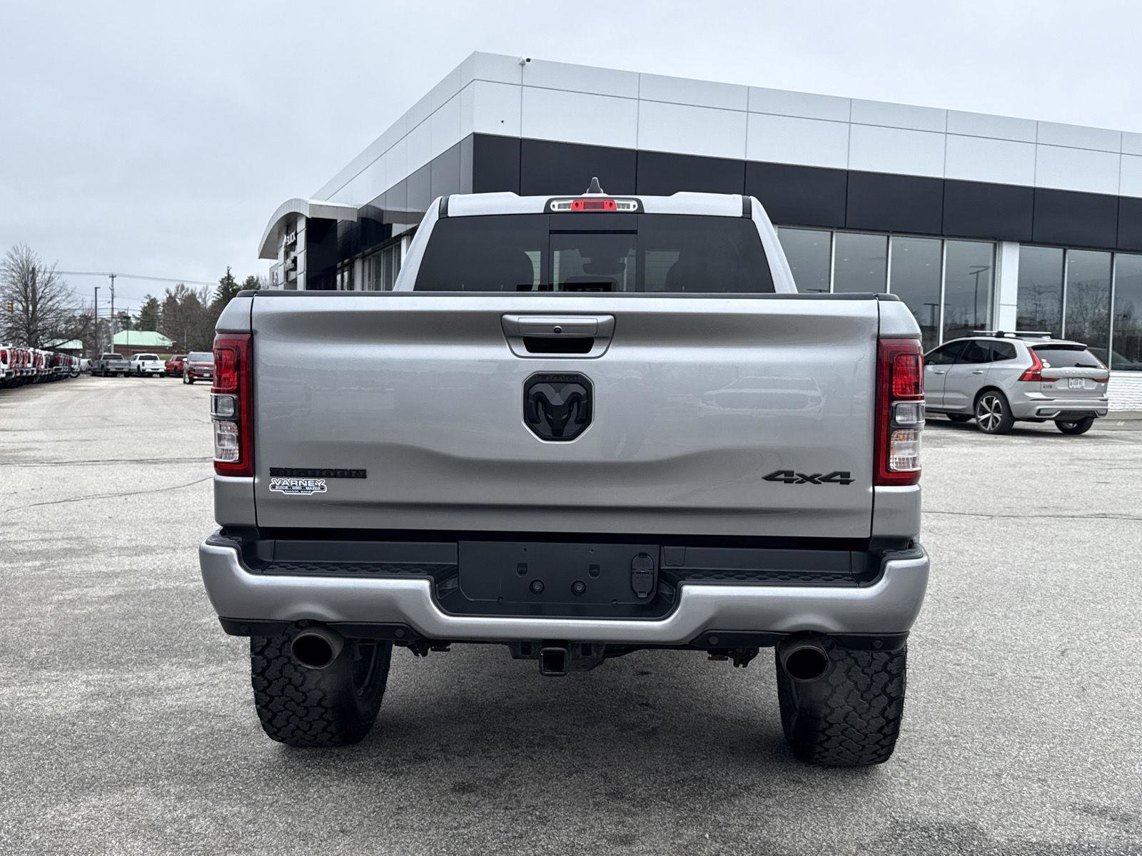 Used 2022 RAM 1500 Big Horn w/ Night Edition AWD/4WD image 7