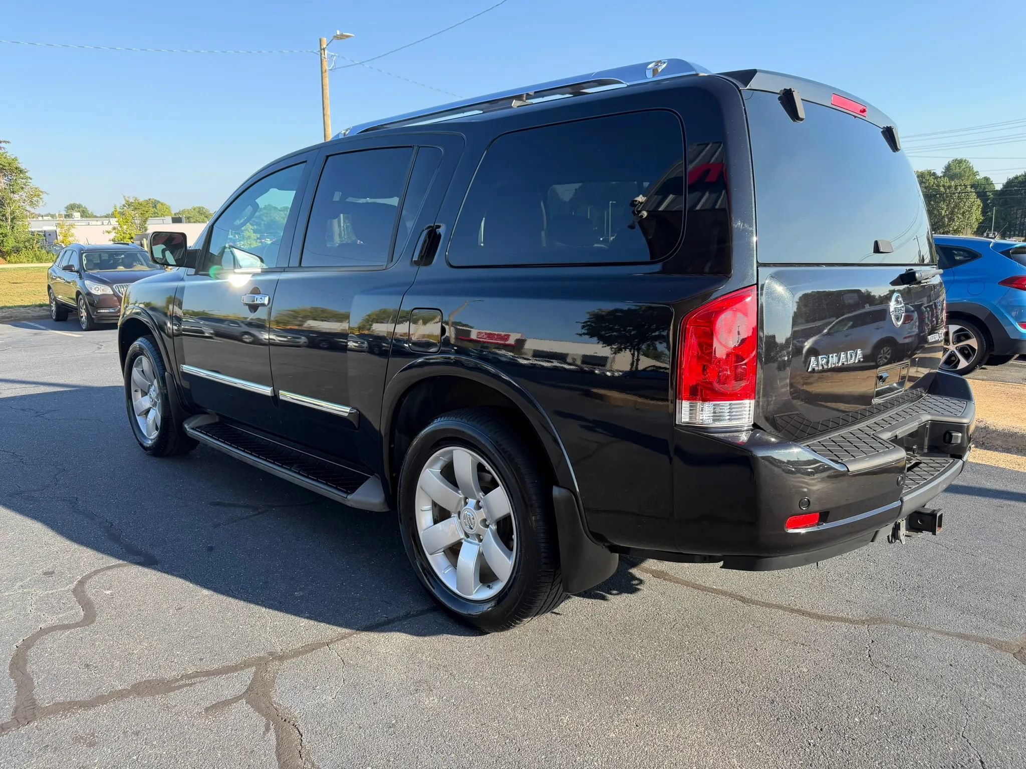 Used 2012 Nissan Armada SL w/ DVD FES Pkg RWD image 5