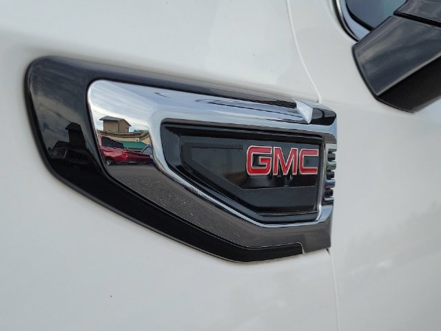 Used 2025 GMC Yukon XL Elevation w/ Elevation Premium Package AWD/4WD image 38