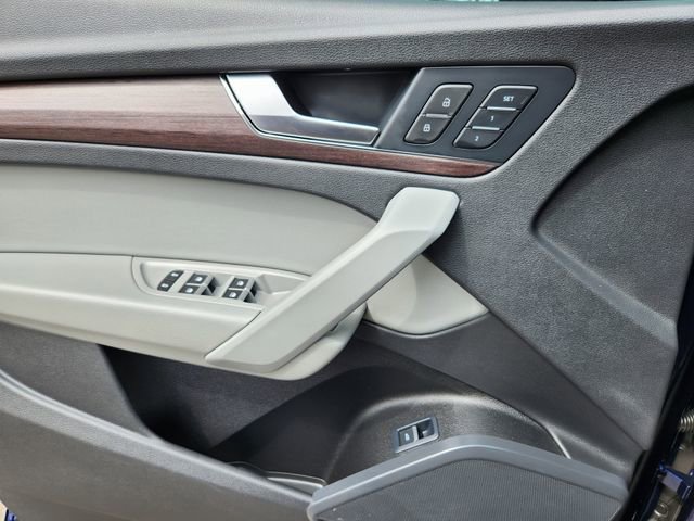 Used 2022 Audi Q5 2.0T Premium w/ Convenience Package image 21