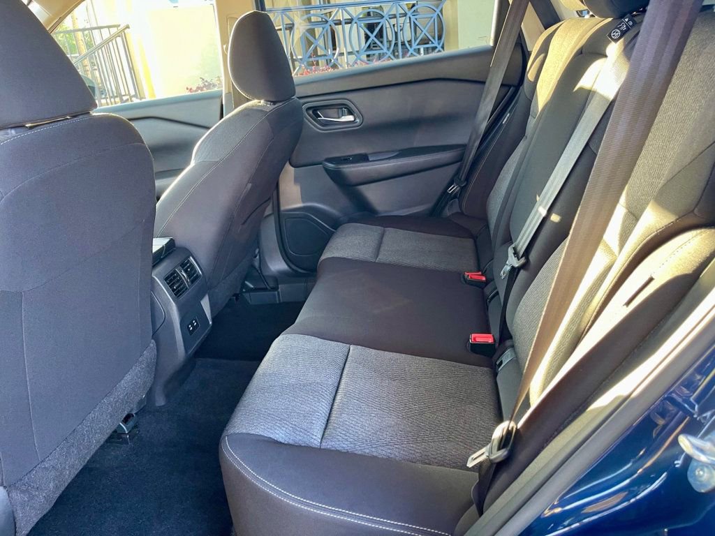 Used 2024 Nissan Rogue SV image 12