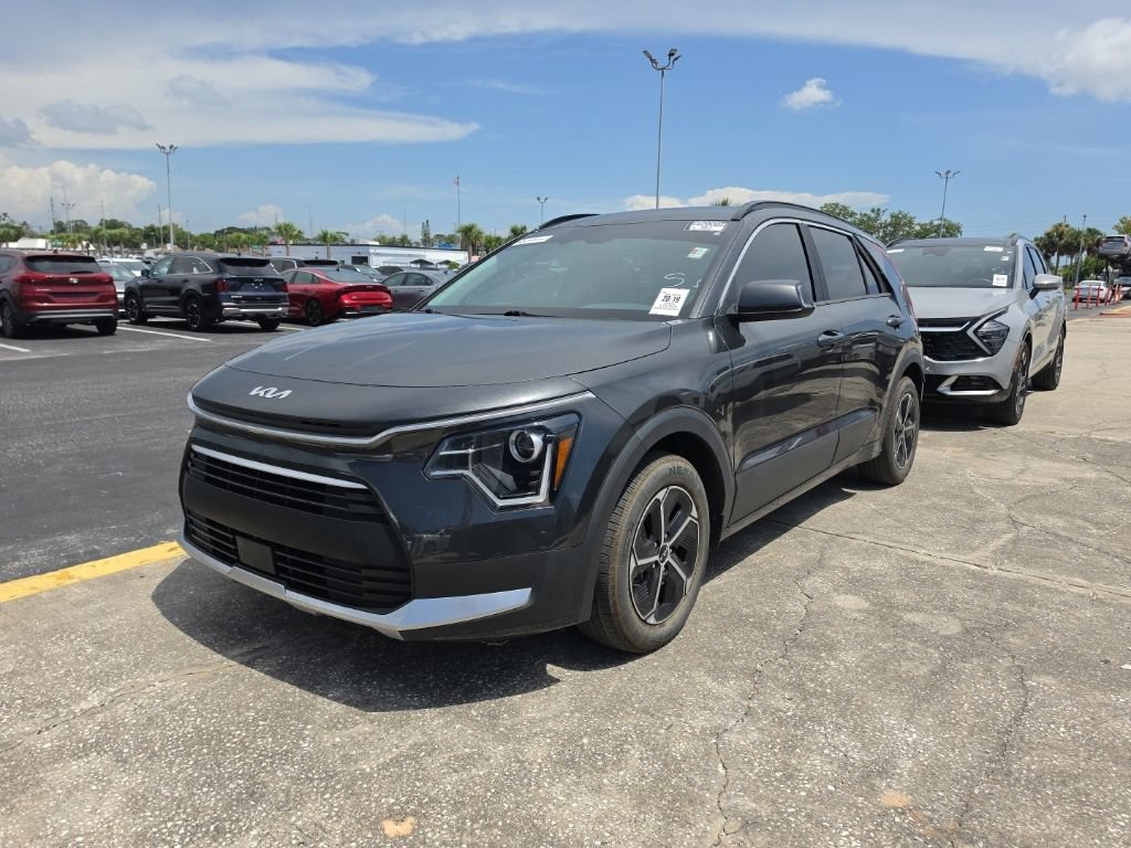 Certified 2024 Kia Niro EX FWD image 6