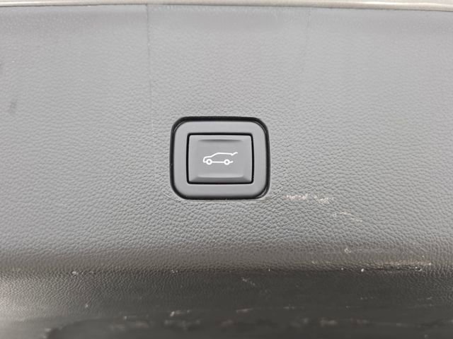 Used 2023 Chevrolet Traverse RS AWD/4WD image 31