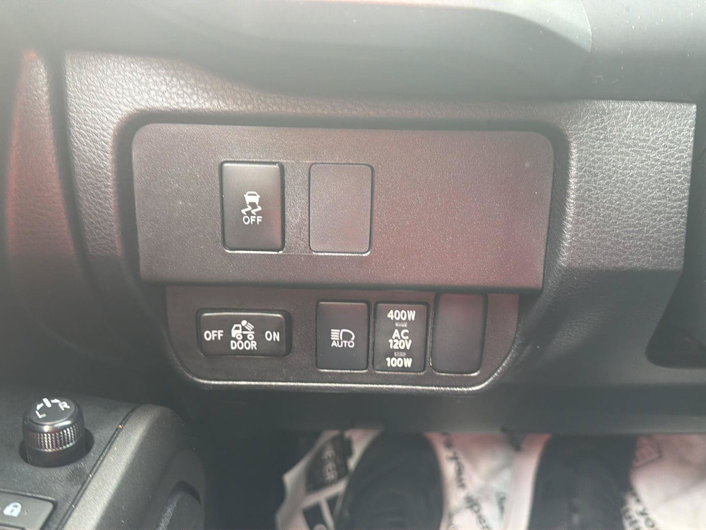 Used 2023 Toyota Tacoma TRD Off-Road AWD/4WD image 17