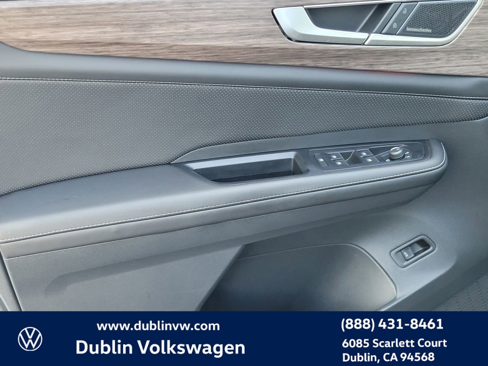 Certified 2025 Volkswagen Atlas SEL Premium R-Line image 17