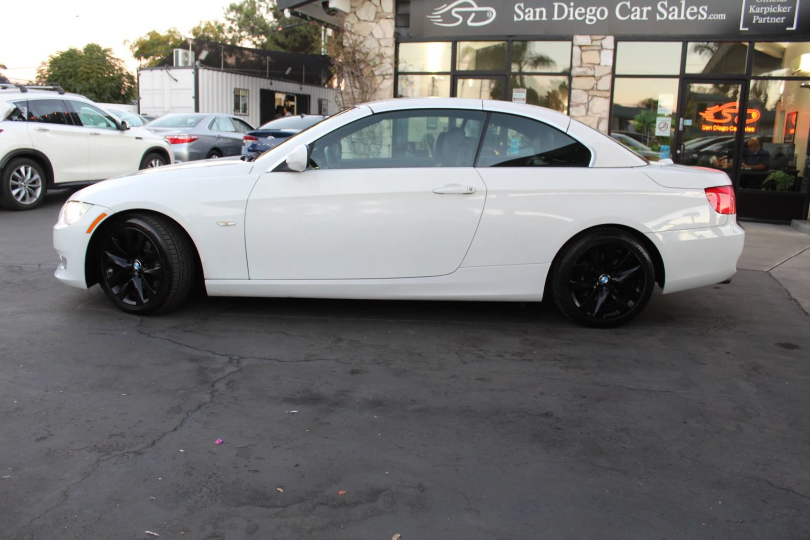 Used 2013 BMW 328i Convertible RWD image 2