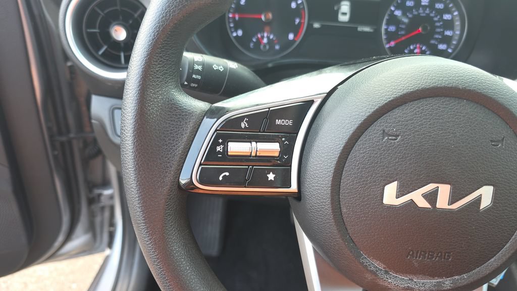 Used 2024 Kia Forte LXS FWD image 15