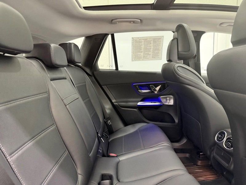 New 2025 Mercedes-Benz GLC 350e 4MATIC image 4
