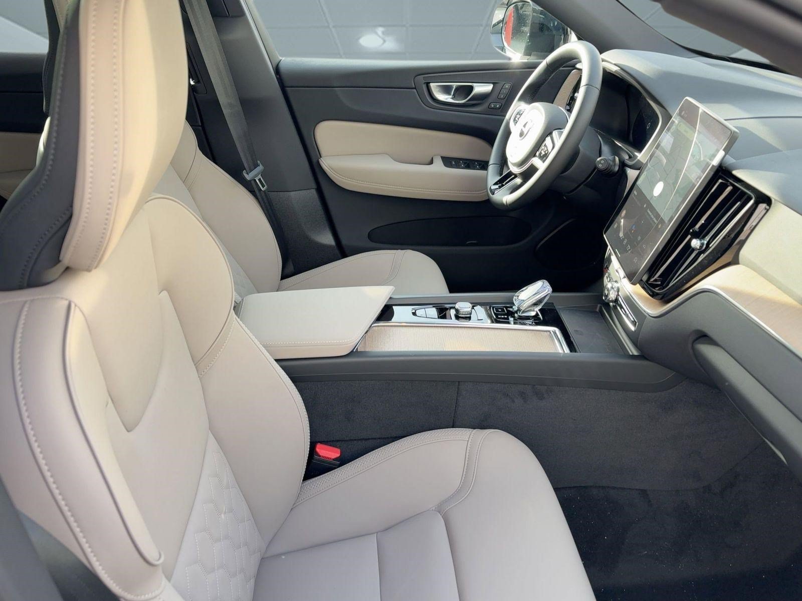 New 2026 Volvo XC60 T8 Plus w/ Protection Package Premier AWD/4WD image 30