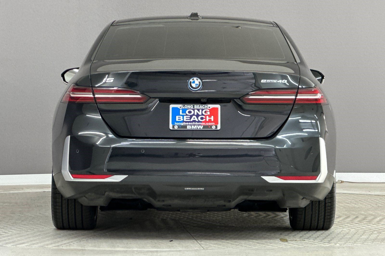 Certified 2024 BMW i5 eDrive40i w/ Convenience Package RWD image 9