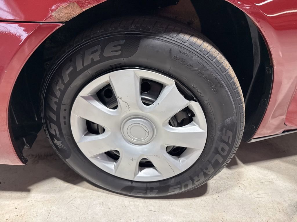 Used 2003 Toyota Camry LE image 2