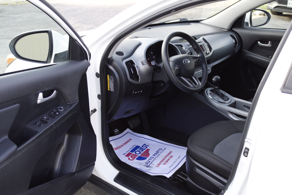 Used 2016 Kia Sportage LX AWD/4WD image 11