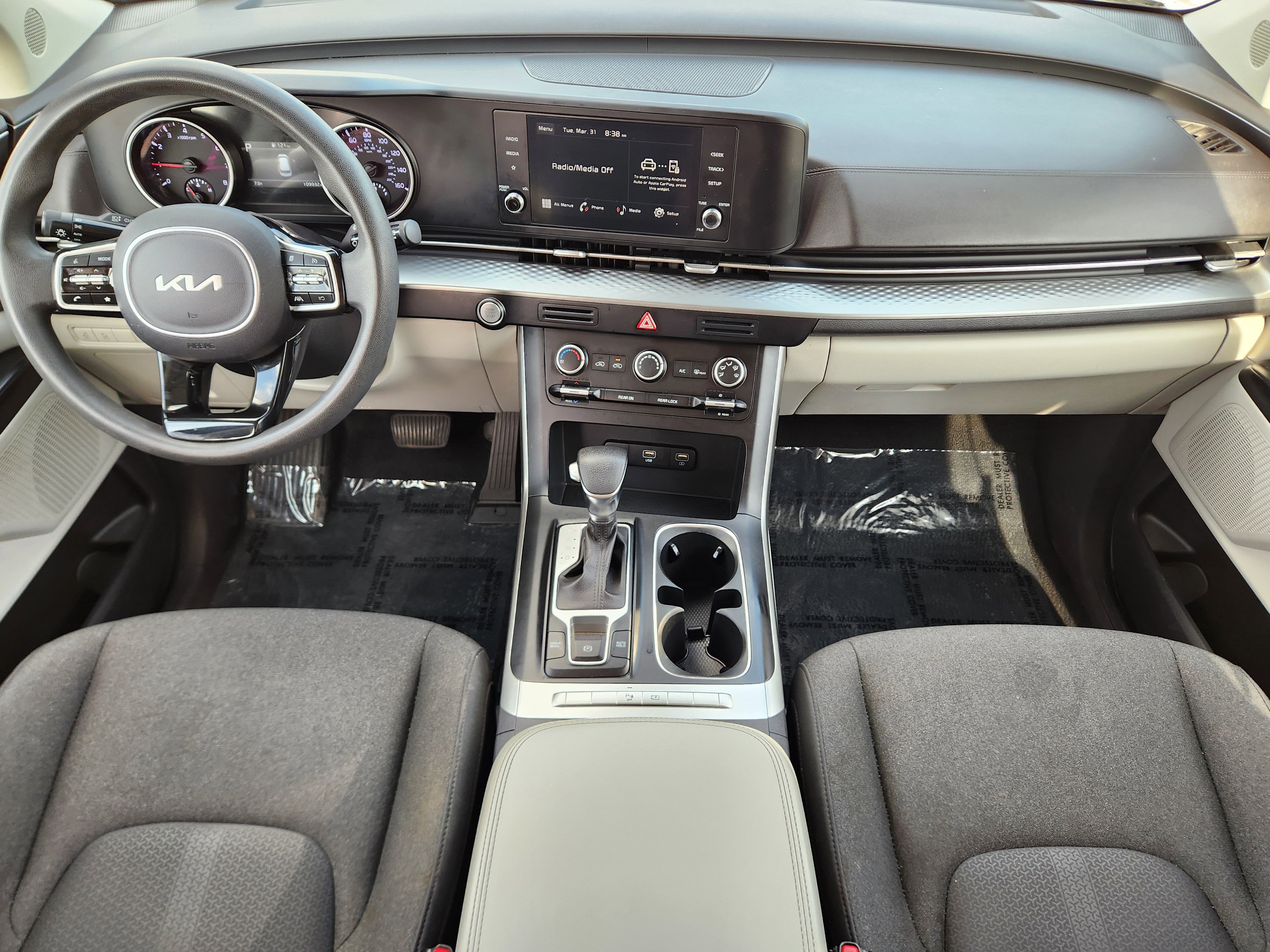 Used 2023 Kia Carnival LX image 21