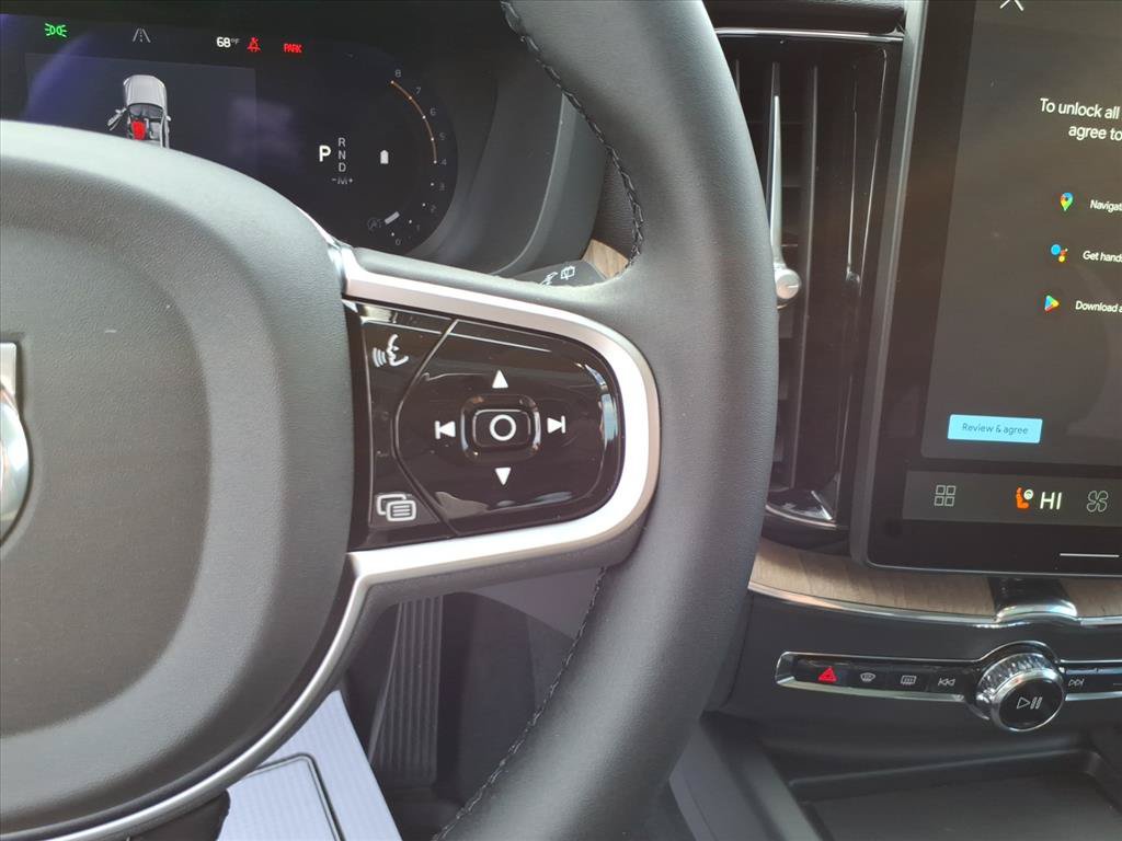 Certified 2026 Volvo XC60 B5 Plus w/ Climate Package AWD/4WD image 16