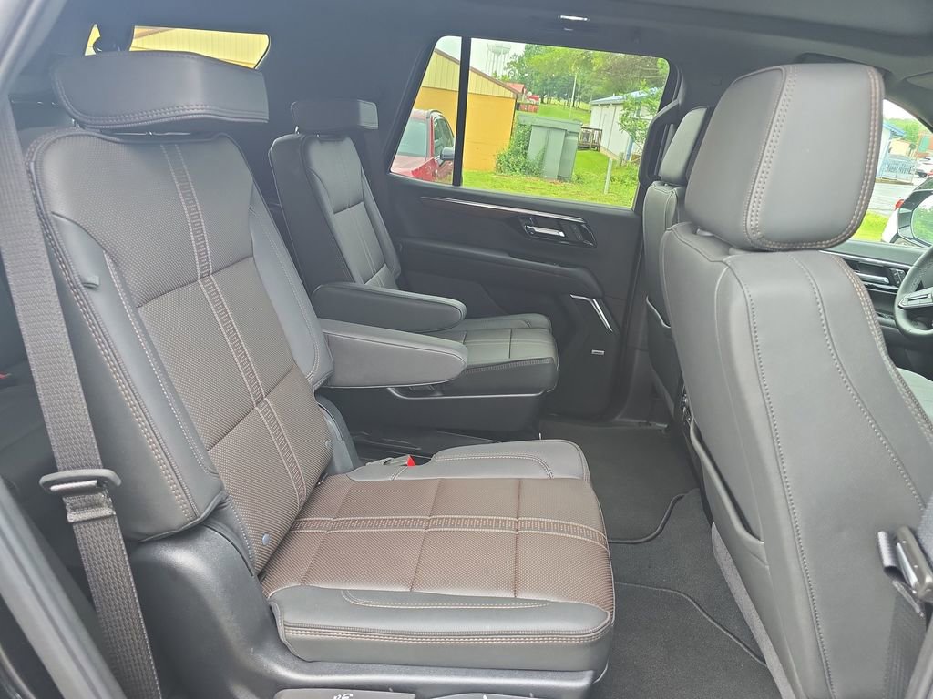 Used 2025 Chevrolet Tahoe High Country AWD/4WD image 20