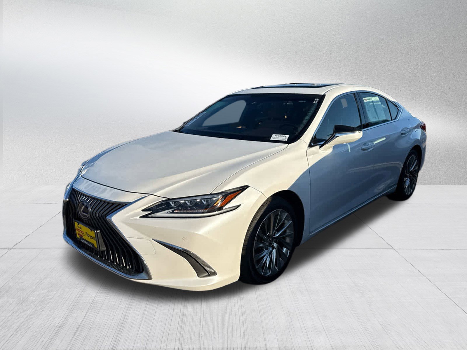 Used 2019 Lexus ES 300h w/ Accessory Package 2 FWD image 3