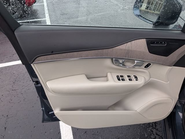 Used 2023 Volvo XC90 B6 Ultimate w/ Protection Package Premier AWD/4WD image 14
