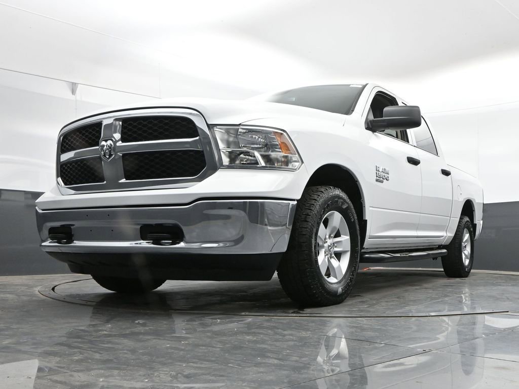 Used 2022 RAM 1500 Classic SLT AWD/4WD image 40