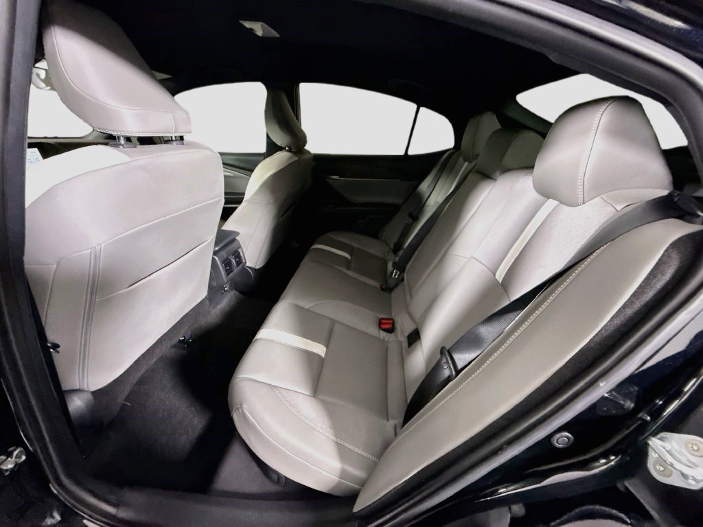 Used 2026 Toyota Camry SE FWD image 24
