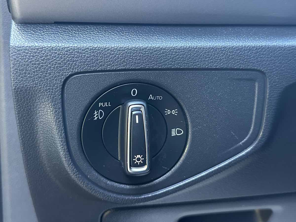 Used 2019 Volkswagen Atlas SE FWD image 30