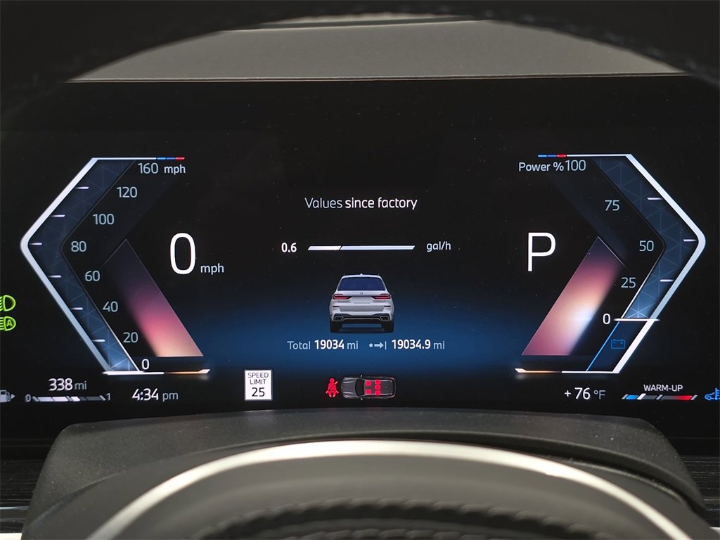 Used 2024 BMW X7 xDrive40i w/ M Sport Package image 16