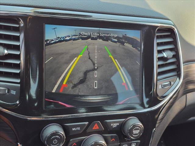 Used 2021 Jeep Grand Cherokee Laredo X AWD/4WD image 13
