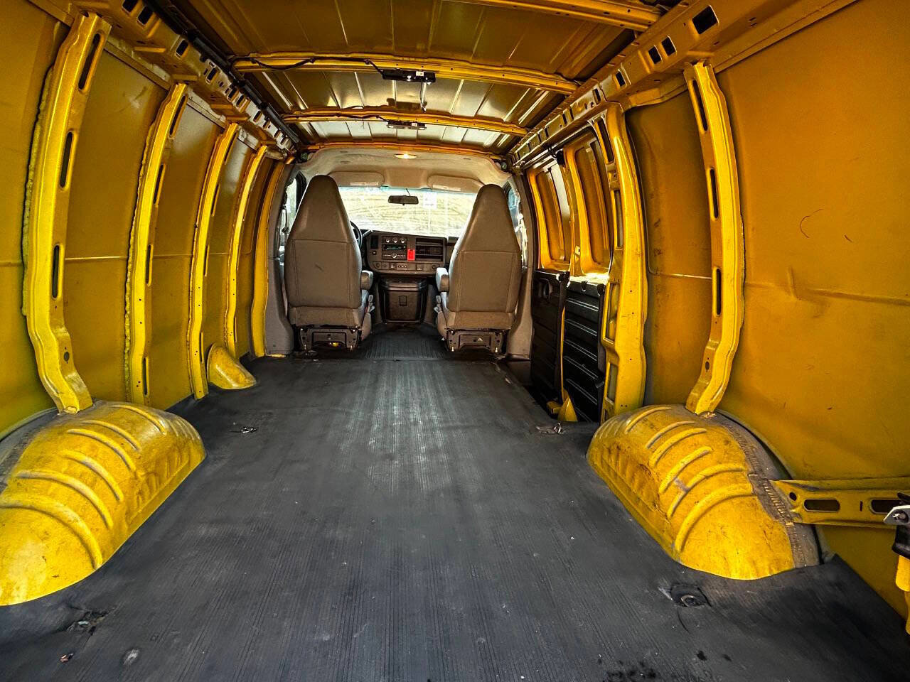 Used 2019 Chevrolet Express 2500 image 21