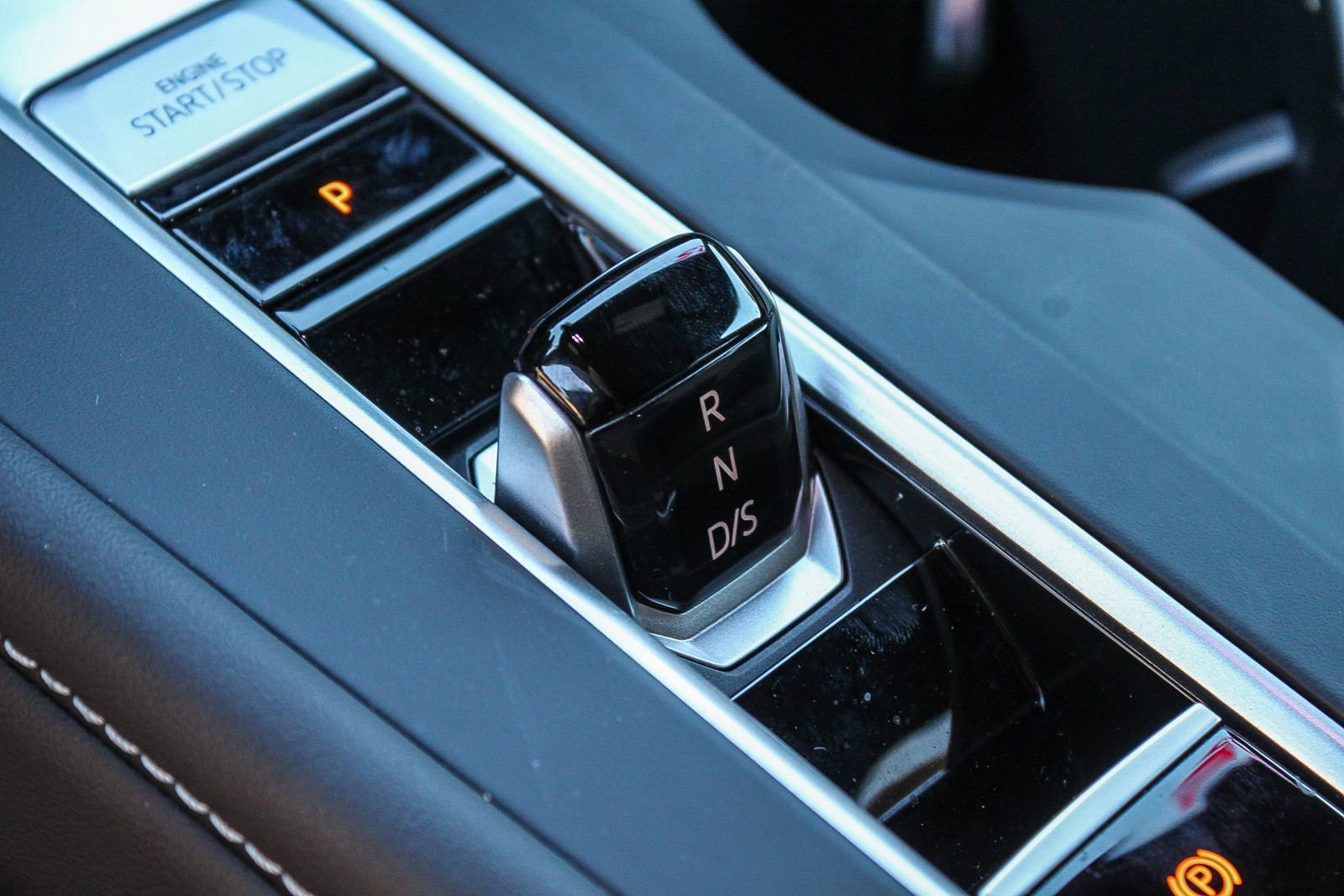 Used 2025 Volkswagen Atlas Cross Sport SE image 20