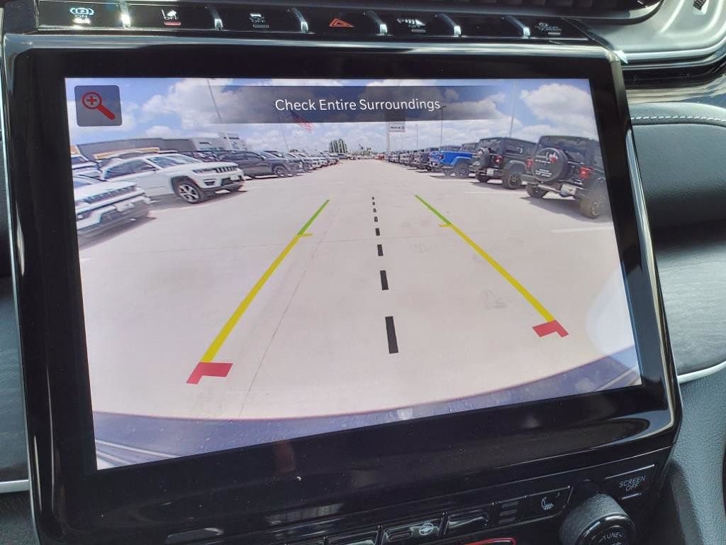 Used 2023 Jeep Grand Cherokee 4WD 4xe image 5