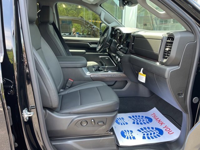 New 2025 GMC Sierra 2500 SLT w/ SLT Premium Package image 14