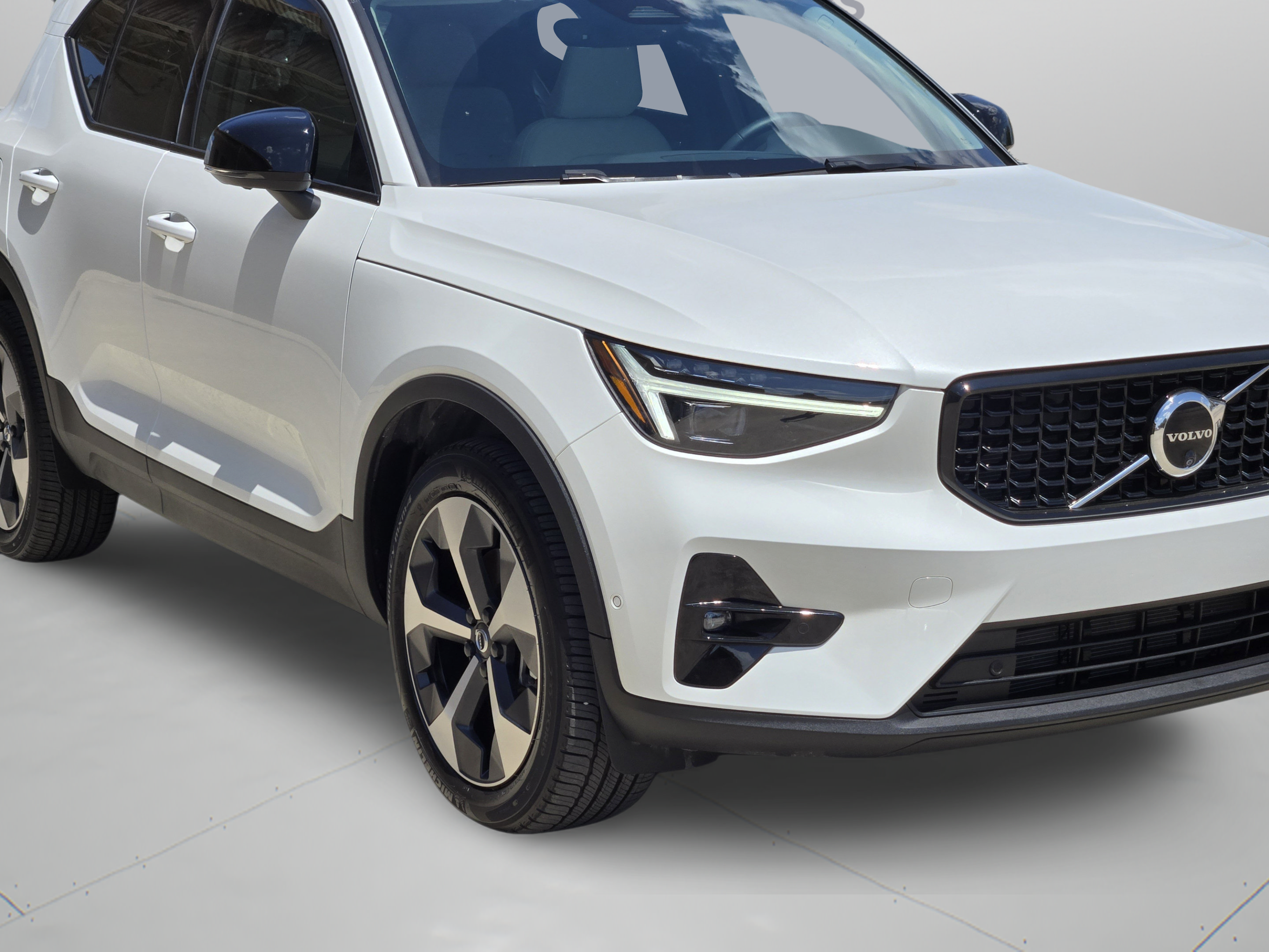 Used 2022 Volvo XC60 B5 Inscription w/ Advanced Package FWD image 31