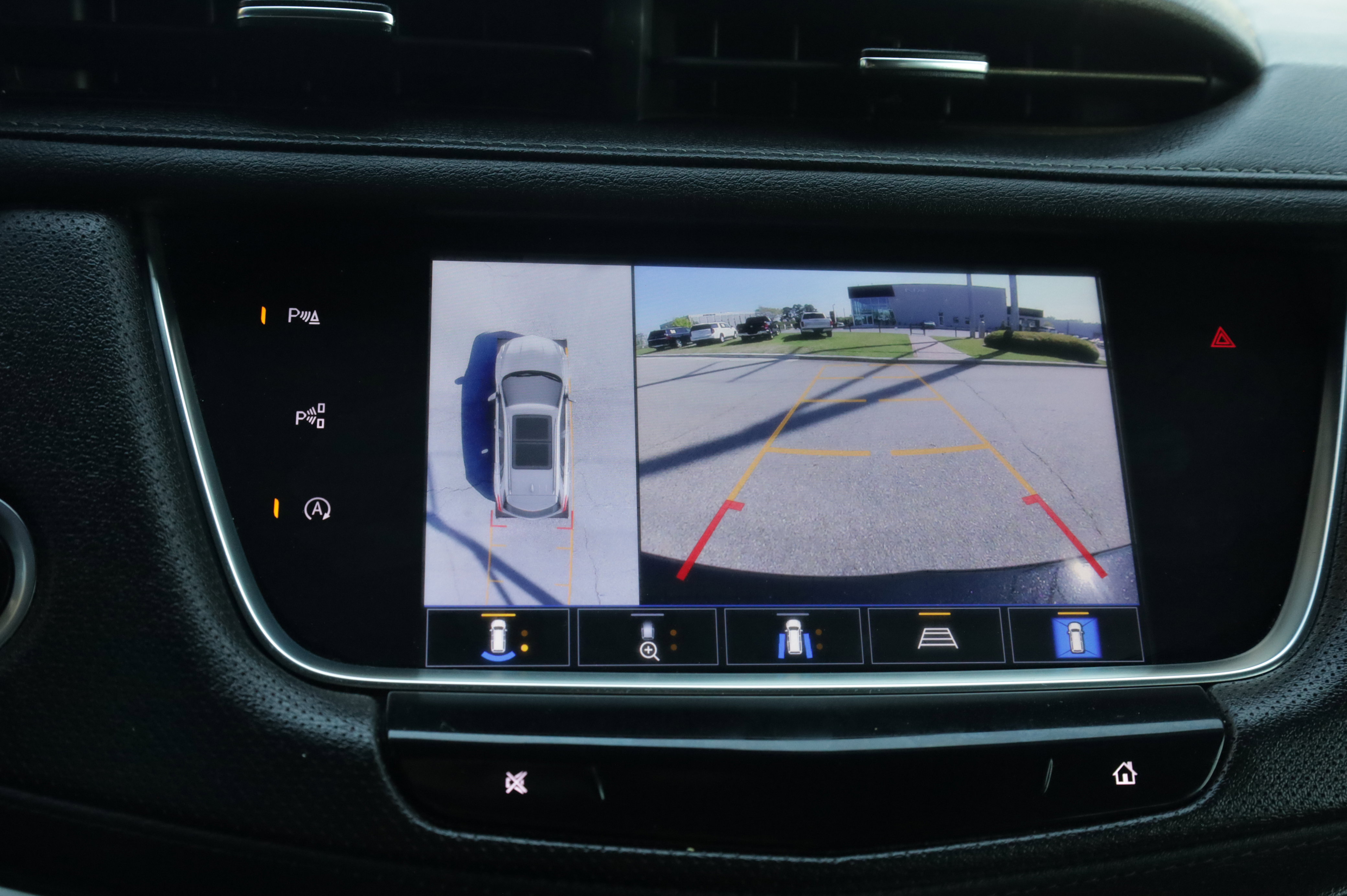 Used 2022 Cadillac XT5 Premium Luxury w/ Technology Package AWD/4WD image 30