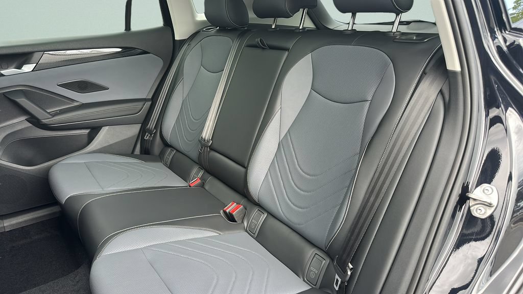 New 2026 Volkswagen Tiguan SE FWD image 26