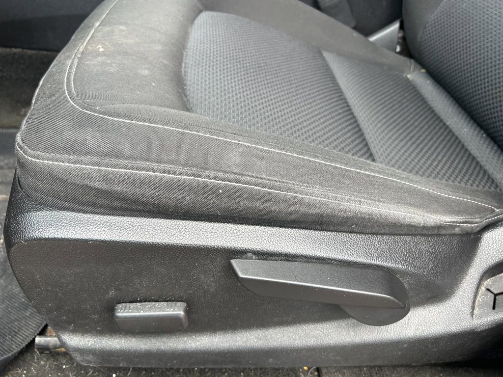 Used 2016 Chevrolet Colorado LT w/ LT Convenience Package image 16