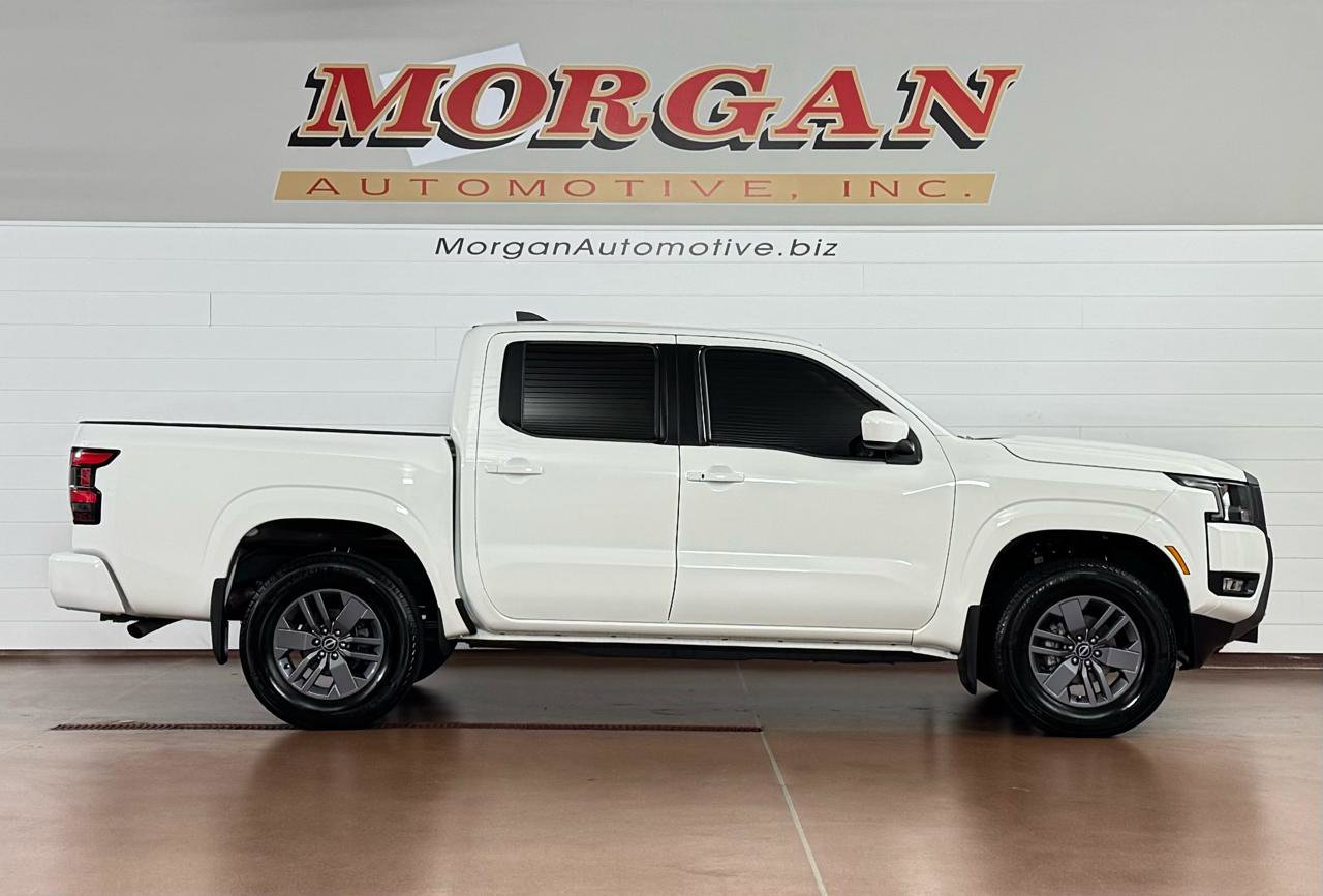 Used 2025 Nissan Frontier SV w/ SV Convenience Package image 2