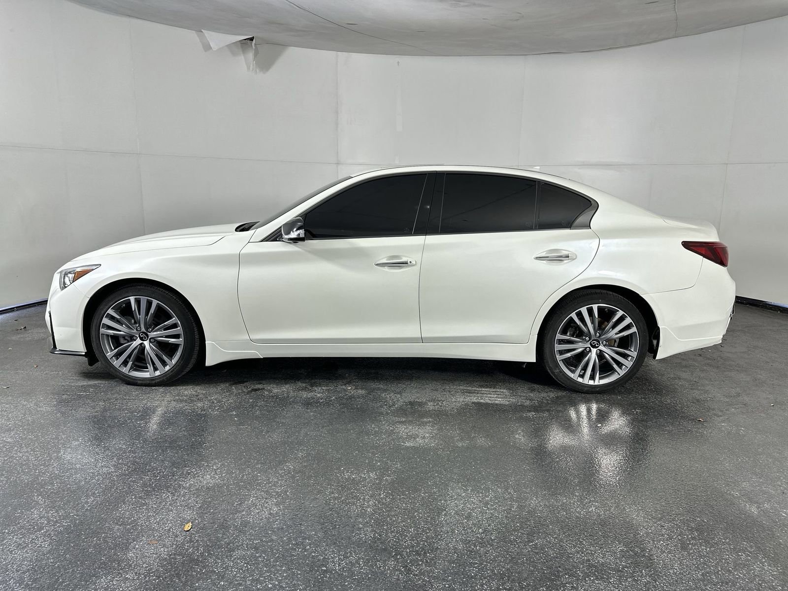 Used 2024 INFINITI Q50 Sensory image 8