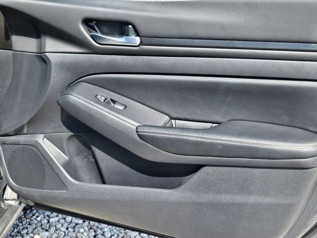Used 2025 Nissan Altima 2.5 SV image 33