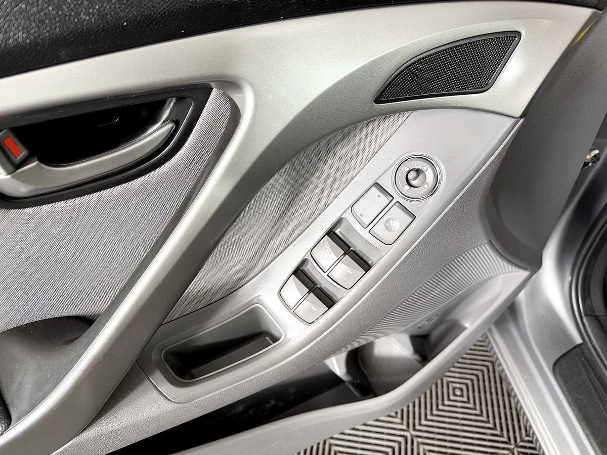 Used 2013 Hyundai Elantra GLS w/ Preferred Pkg FWD image 26