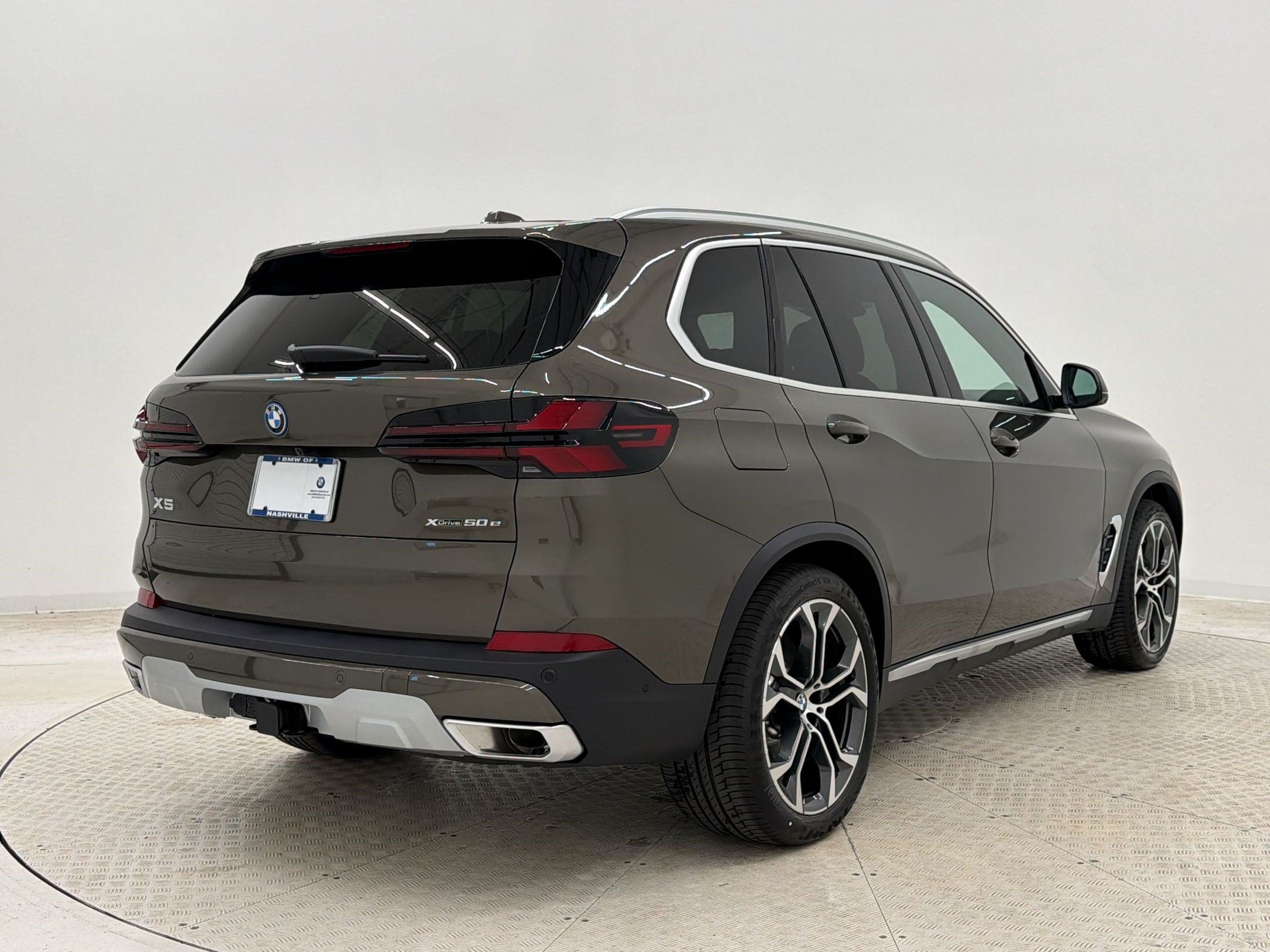 New 2026 BMW X5 xDrive50e w/ Climate Comfort Package AWD/4WD image 9